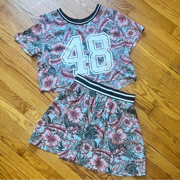 Divided by H&M Activewear Top /Skirt Women’s Multicolor Floral Set Top 6 Skirt 8 - Picture 2 of 10